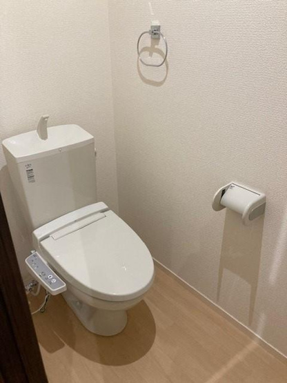 【トイレ】 | エルメゾン砂津 | ゆったりとした空間のトイレです