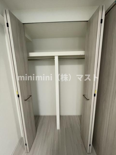 大阪市生野区巽北４丁目の賃貸マンションの収納