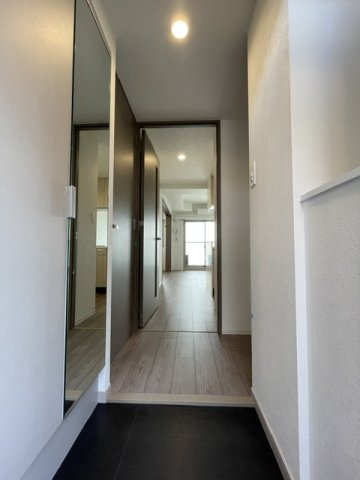 大阪市生野区巽北４丁目の賃貸マンションの玄関
