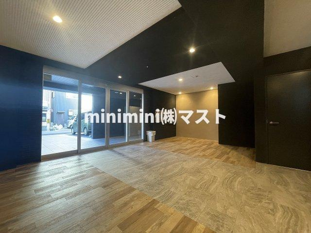 大阪市生野区新今里５丁目の賃貸マンションのロビー