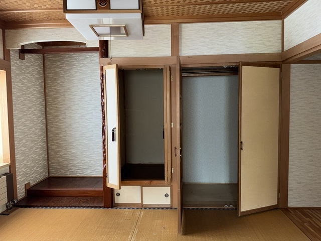 網走市駒場南３丁目　売家の和室|北東和室の床の間・仏間・収納です。