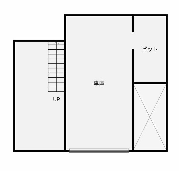網走市駒場南３丁目　売家の間取り|車庫（3.6X7.2）の他に1台停めれます。庭を細工することで北側にもスペース確保できます。
