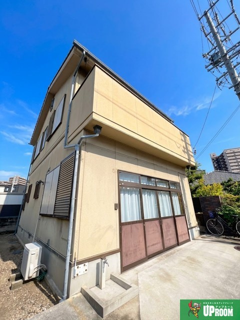 上飯田東町借家のエントランス