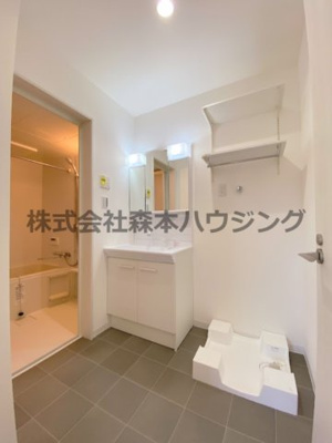 【洗面所】 | 　ラモーナ雁屋西町 | スペースが確保できる洗面所です