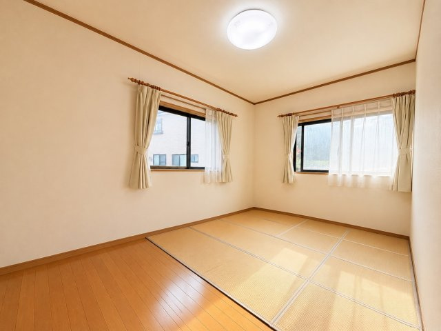 常陸太田市中古戸建の洋室