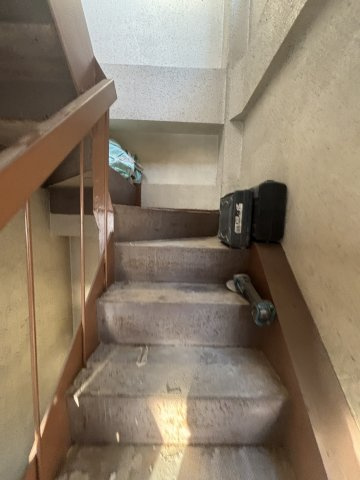ユーフォリア北馬込の内装|3階→屋上階段