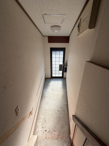 ユーフォリア北馬込の内装|1階→2階階段