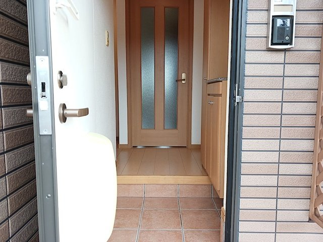 エクセル東明の玄関