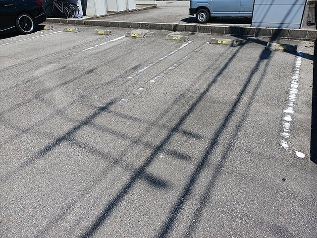 ラ・リューシュの駐車場