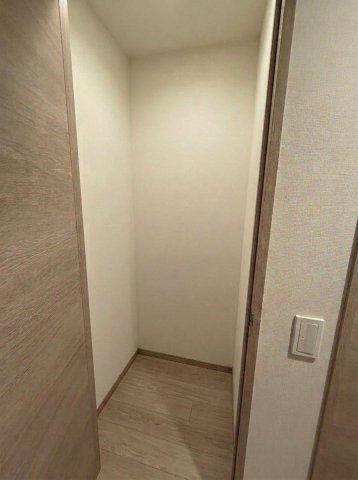 ウエリス世田谷砧の収納|洋室5.1帖 ※室内写真は家具や小物を消すAI 生成を含むため、実際とは異なる場合があります