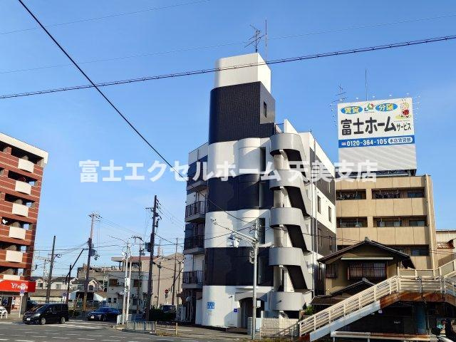 マリンプラザ石津の外観