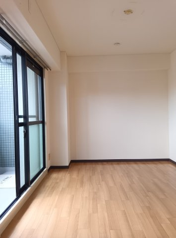 神戸市東灘区岡本２丁目のマンションの居間・リビング