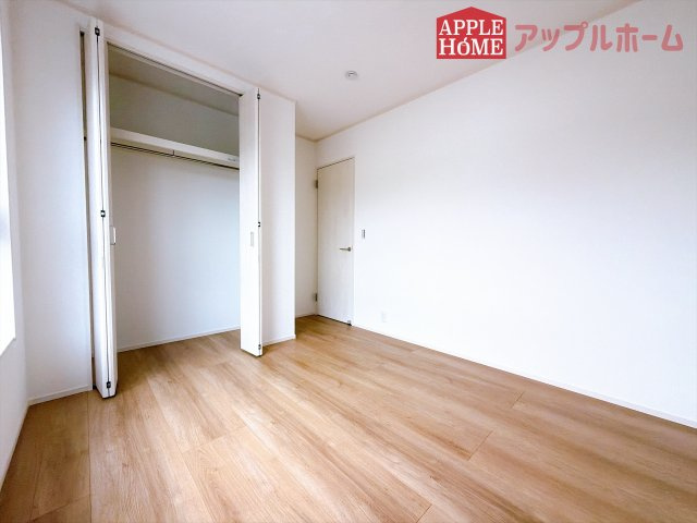 [新築住宅] 深谷市上野台 全3区画の洋室|２階居室は全室収納あり！たっぷりある収納活用でお部屋もキレイを保てます♪