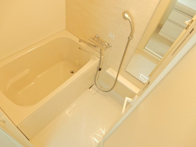 高槻市芥川町３丁目の賃貸マンションの浴室