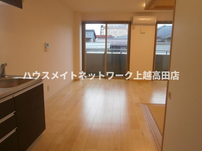 ロングステイ山下の居間・リビング|ＬＤＫ12.7帖