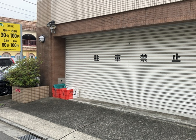 【中庭】 | ウィル・ビラ２ | 中庭（パティオ）とは、一つの建築物の内部に設けられた、壁などで囲われている庭のことを指します。コの字型、ロの字型が主流ですが、L字型の中庭もあります。最近では、インテリア性の高さからも人気があります。