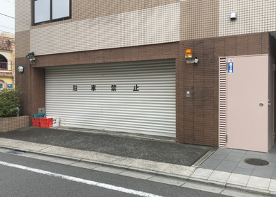 【駐車場】 | ウィル・ビラ２ | 駐車場と明記されていても、最小スペースでつくられた駐車場だと大型車は駐車できなかったり、出入りしにくくなったりする可能性があります。お車のサイズと購入したい物件の駐車場のサイズを現地で確認しましょう。
