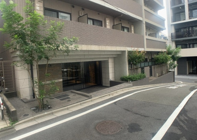 【外観】 | ステージグランデ八王子 | マンションの外観は非常に重要なポイントです！外観の善し悪しは資産価値に大きな影響を与えます。外観のいいマンションを購入することで、高値で売却がしやすく、買い手が見つかりやすいというメリットがあります。