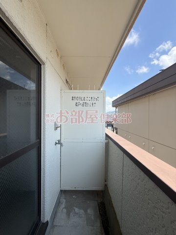 コーポ渕上のバルコニー|お洗濯にも便利なバルコニー付き