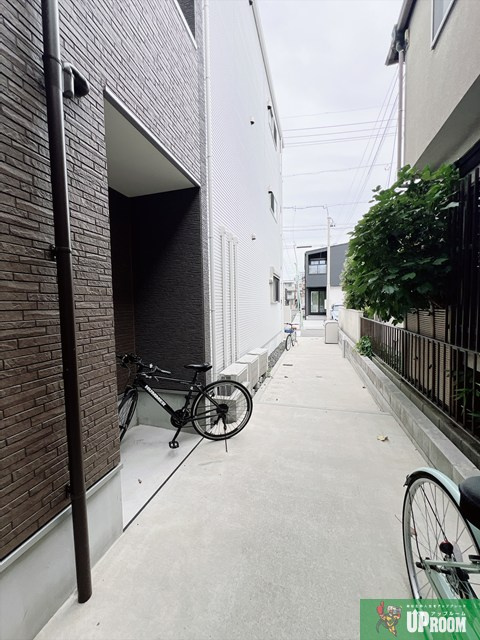 Arbre志賀本通の駐車場