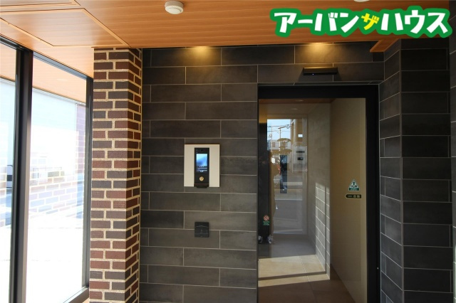TRINITYのエントランス