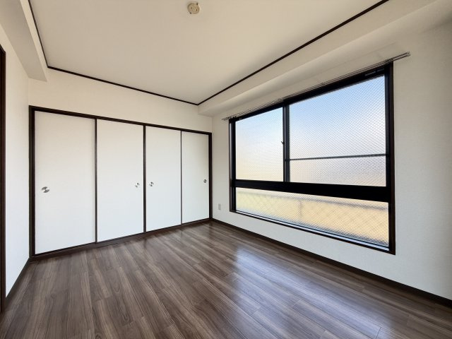 STハイツ照ヶ丘の洋室