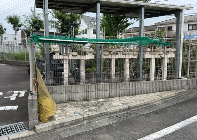 【設備】 | アーリアレジデンス南町田 | 共有部分は、住民なら誰もが使える設備のこと。例えば駐車場やエレベーター、インターネット設備、セキュリティ設備などがあります。他にも、マンションの廊下・外部階段やエントランス・ゴミ置き場などがあります。