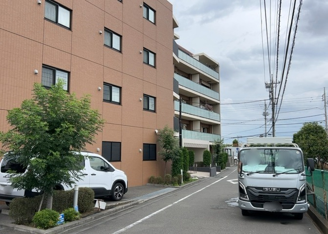 【外観】 | アーリアレジデンス南町田 | 外観はマンション管理がされているかの目安になります。築年数が古いと、壁面は劣化してひび割れが生じることも！建物が古びていても細かいところが修繕されていると、きちんと管理されているなぁと感じるでしょう。