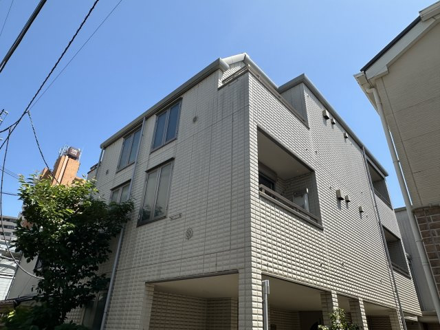 ＷＨＩＴＥ　ＣＵＢＥの外観
