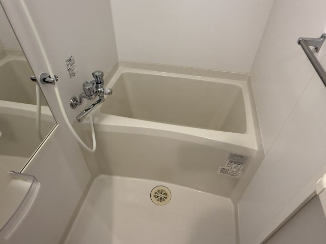 ＷＨＩＴＥ　ＣＵＢＥの浴室