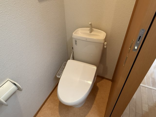 ＷＨＩＴＥ　ＣＵＢＥのトイレ
