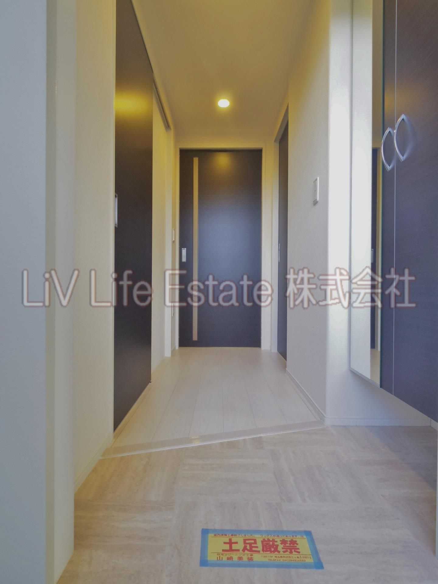 小平市栄町３丁目の賃貸マンションの玄関