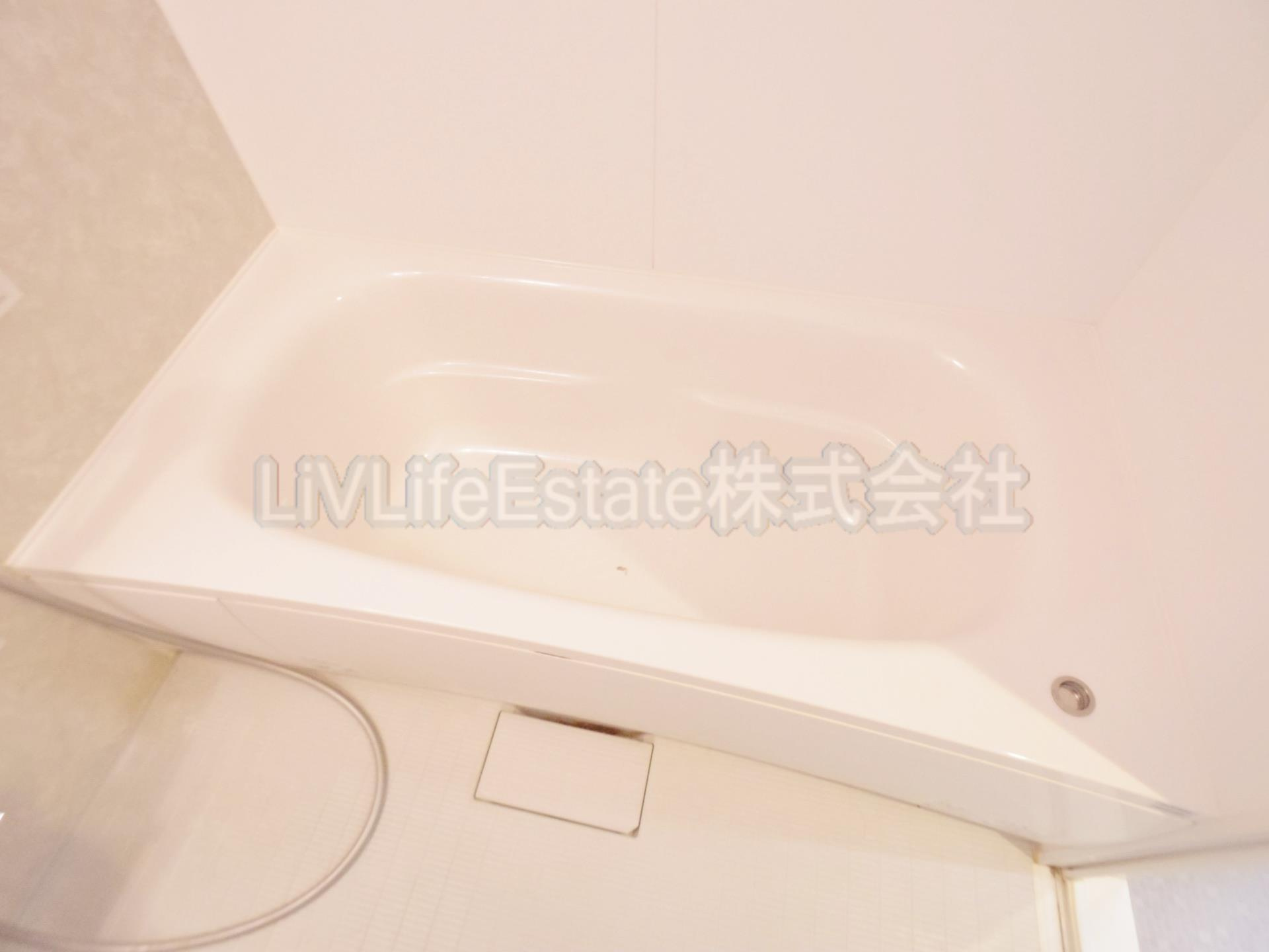 小平市学園東町のアパートの浴室