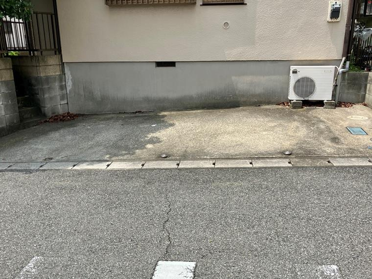 松戸戸建の駐車場