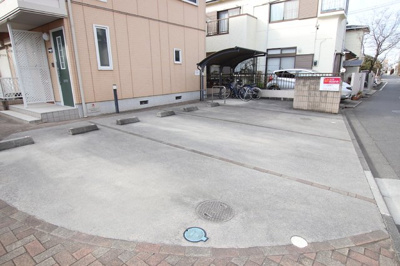 【空要確認】★敷地内駐車場★