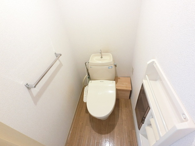 エイブルハイツ　Ｂのトイレ|温水洗浄便座付きトイレです。