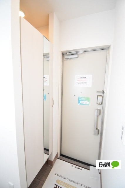 D-ROOM紅雲町Bの玄関