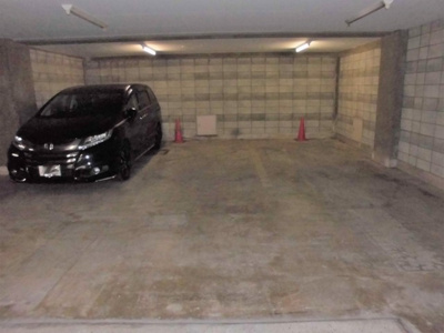 ★敷地内駐車場★（空き状況・使用料等詳細はご確認下さい）