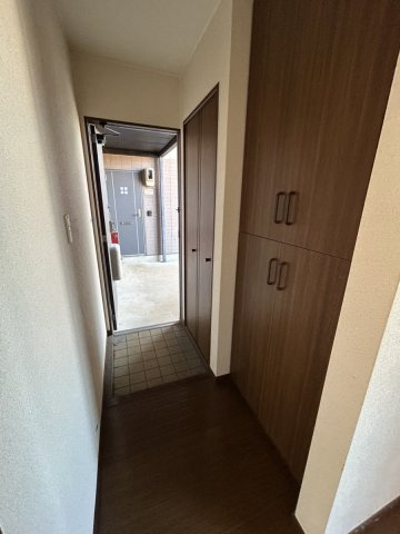 パーシモンコートの玄関