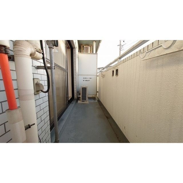 成城ロイヤルマンションのバルコニー|別部屋参考写真