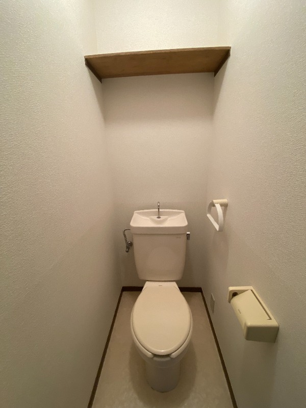 エレガンスＢＩＮ弐番館のトイレ