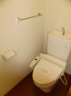 トイレ（ウォシュレット機能付き）