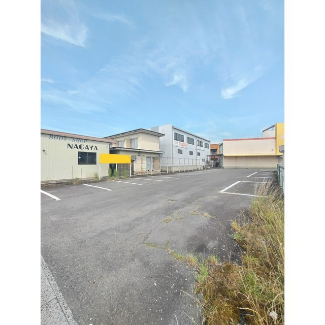 本巣郡北方町高屋太子３丁目の店舗事務所の駐車場
