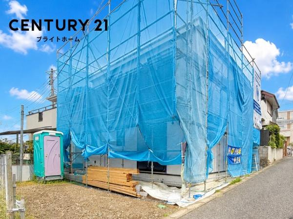 横浜市旭区三反田町の新築一戸建の外観|同仕様物件もご案内をさせて頂きます。
お車でご自宅まで送迎承ります。