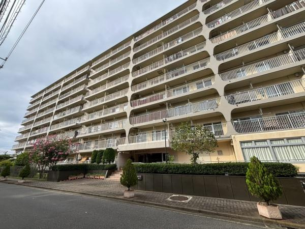 【外観】 | 【26日(土)・27日(日)見学可】越谷スカイハイツB棟 | ペット飼育可能なマンションになります♪