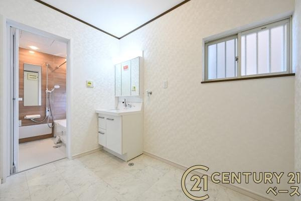 葛城市長尾　一戸建の独立洗面台|■現地撮影写真■