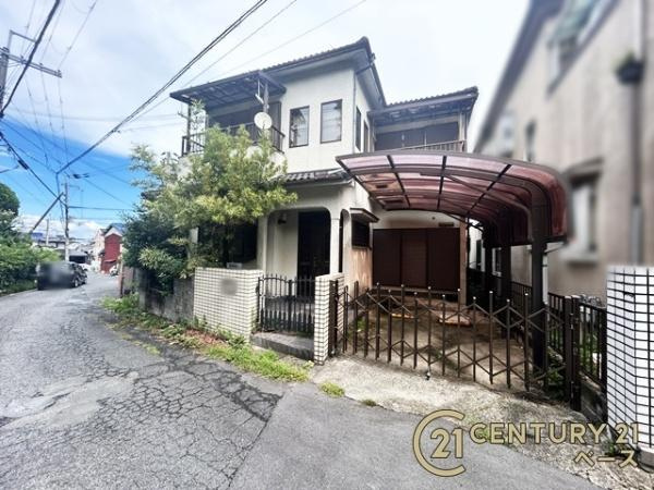 大和高田市築山　一戸建の外観|■現地撮影写真■近鉄「築山駅」まで徒歩６分！平成２年築の木造２階建てです！お気軽にお問い合わせください！