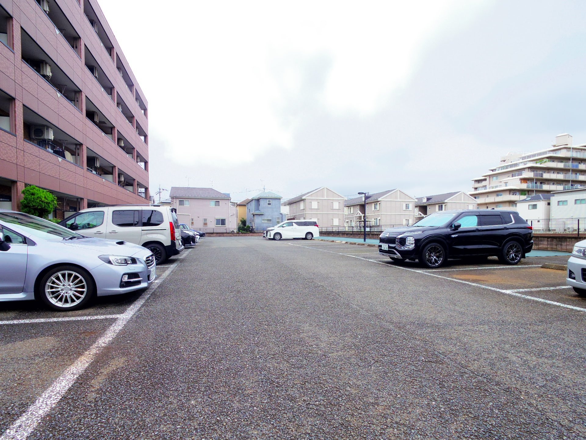 ピークエリシオンの駐車場