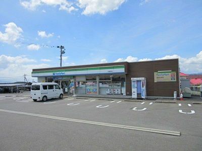【周辺】 | グランブリエ　Ⅳ | ファミリーマート人吉錦町西店まで120m