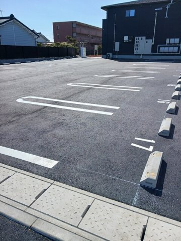ファミリーベース梟の駐車場